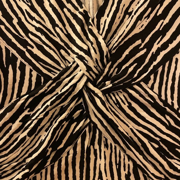 Cable & Gauge Black and White Zebra Print Twist-Front Top - Picture 2 of 3